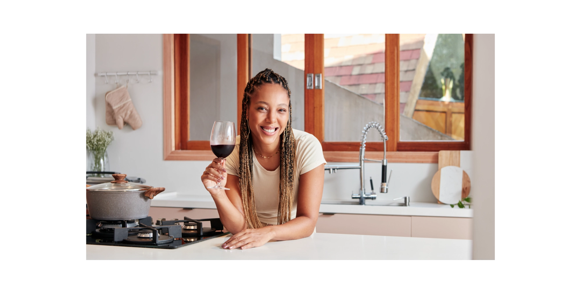 Negra Li reforma a casa com produtos Pingoo