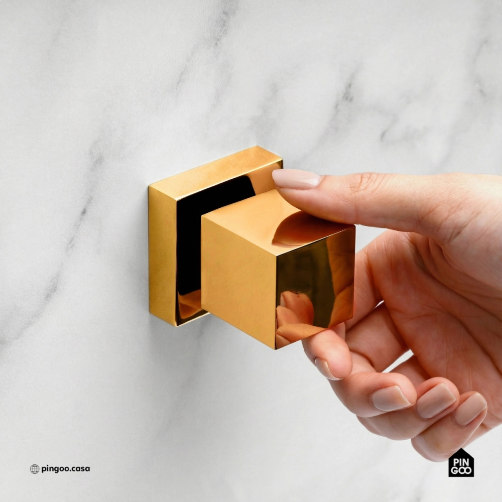 Acabamento de Registro em Metal Quadrado Mearim Dourado