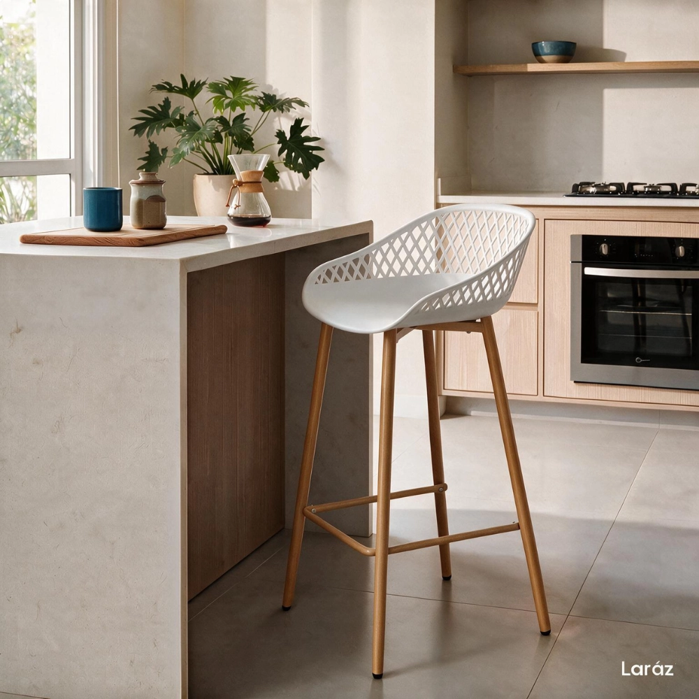 Banqueta alta para bancada Clarice Cloe com base de metal - Branco Banqueta alta para bancada Clarice Cloe com base de metal - Branco