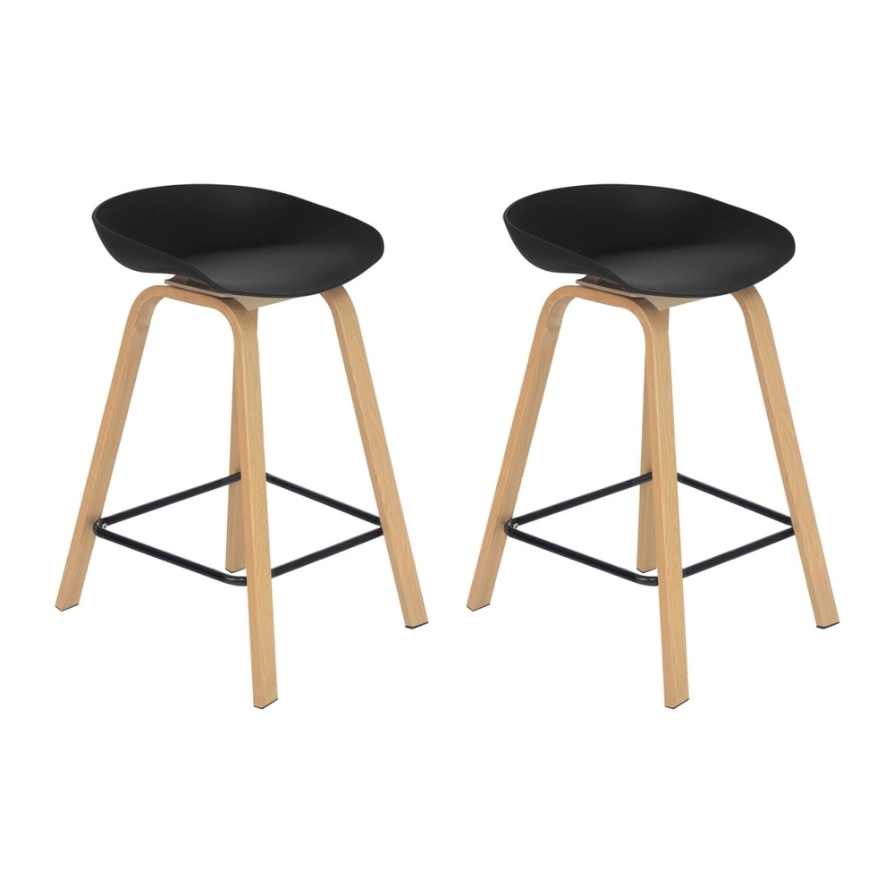 Kit com 2 Banquetas médias para bancada Cassia com base de madeira 66 cm - Preto Kit com 2 Banquetas médias para bancada Cassia com base de madeira 66 cm - Preto