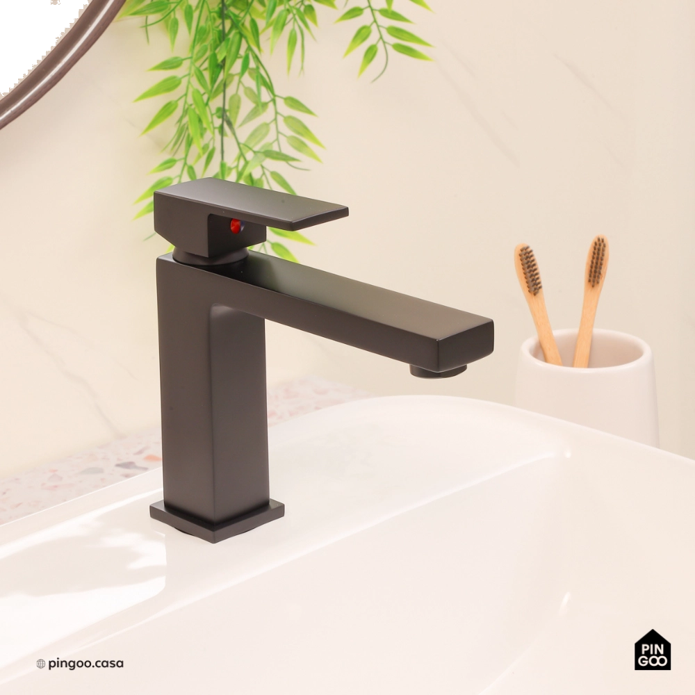Torneira para Banheiro Misturador Monocomando Purangi Baixa - Preto