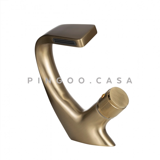 Torneira para Banheiro Cascata Misturador Monocomando Baixa Cairu Dourado Escovado