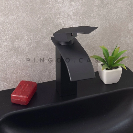 Torneira para Banheiro Cascata Misturador Monocomando Baixa Paraná Preto