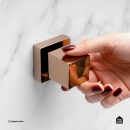 Acabamento de Registro em Metal Quadrado Mearim Dourado Rose