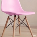 Cadeira de jantar Charles Eames Eiffel DSW em Polipropileno - Rosa claro