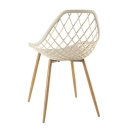 Cadeira de jantar Clarice Cloe com design contemporâneo – Nude