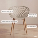 Cadeira de jantar Clarice Nest com design moderno e anatômico - Nude