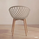 Cadeira de jantar Clarice Nest com design moderno e anatômico - Nude