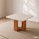 Conjunto Sala de Jantar Mesa Quadrada Marselha com 4 Cadeiras Estofadas Nice Laráz