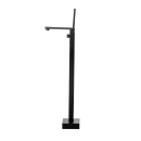 Kit Banheira de Imersão Acrílico 165 cm Azurita e Misturador de Piso Monocomando - Branco e Preto