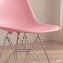Kit com 4 Cadeiras de jantar Charles Eames Eiffel DKR em Polipropileno - Rosa claro