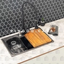 Kit Cuba para Cozinha Gourmet Pia Aço Inox com Acessórios e Tábua de Corte Carajás Preta e Torneira Monocomando Envira Preto